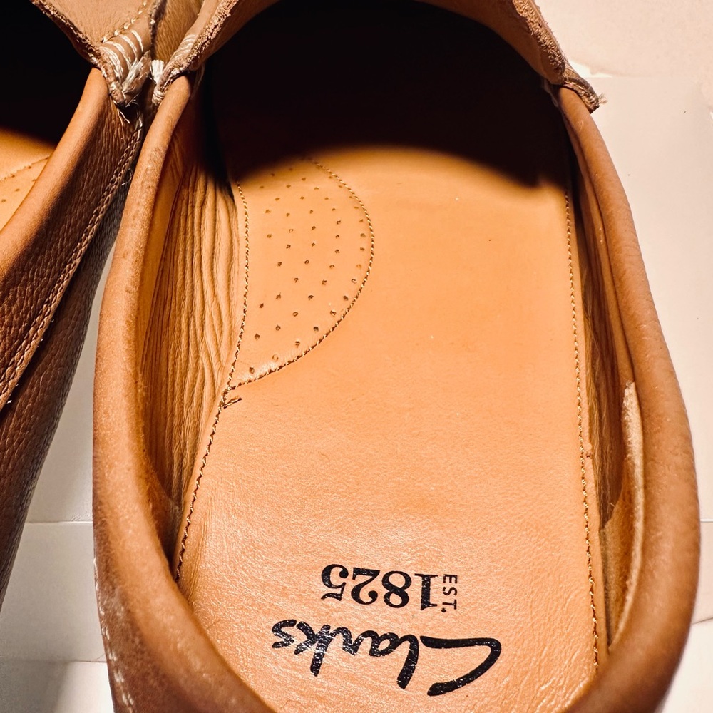 Clarks Mens Casual Shoes Cognac Leather Loafers Size 10 M - Picture 5 of 8